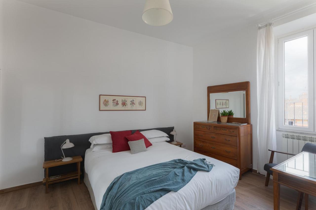 Amazing Penthouse With Terrace And Rooftop In Trastevere Rome Exterior photo