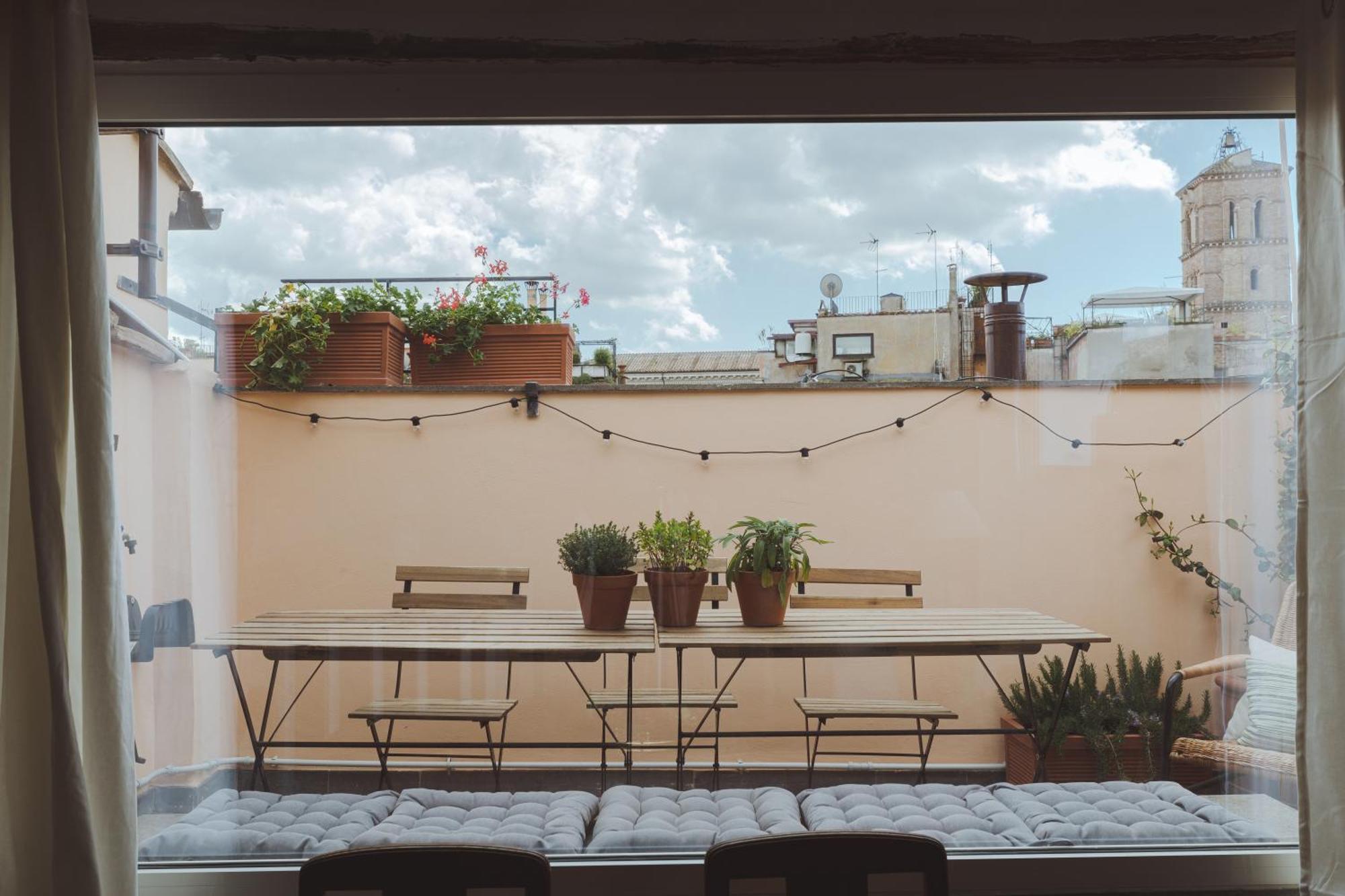 Amazing Penthouse With Terrace And Rooftop In Trastevere Rome Exterior photo