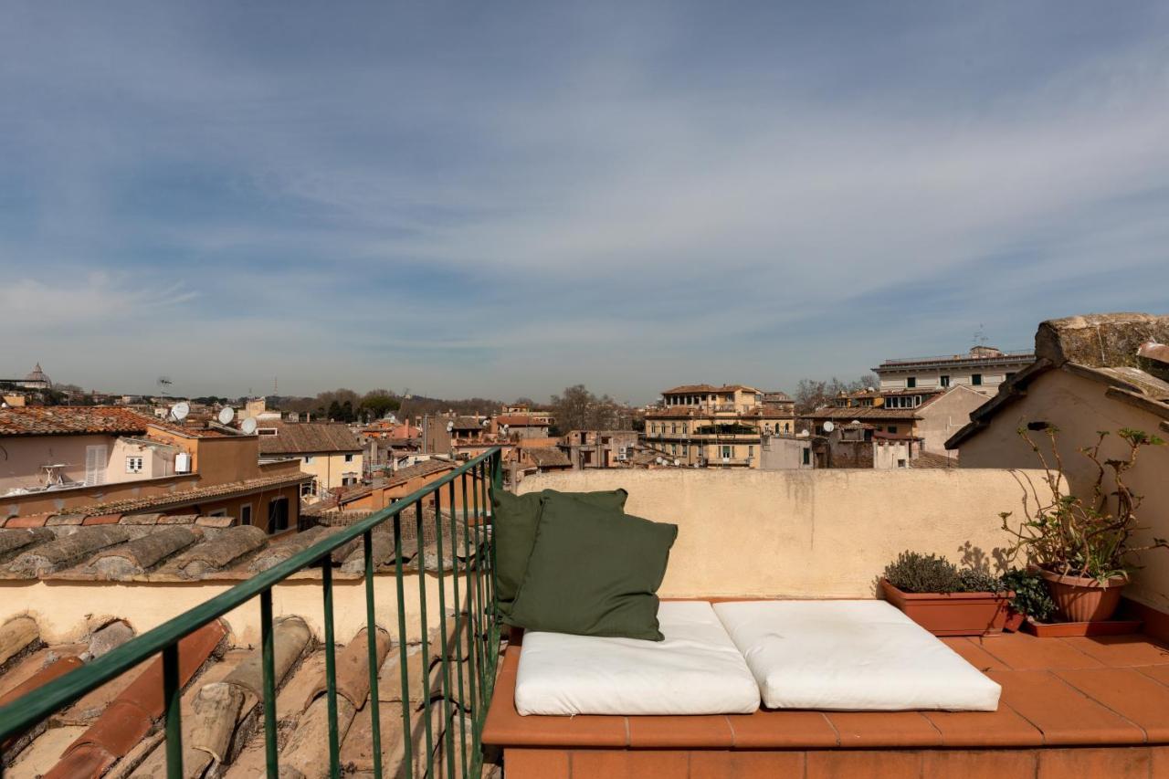 Amazing Penthouse With Terrace And Rooftop In Trastevere Rome Exterior photo