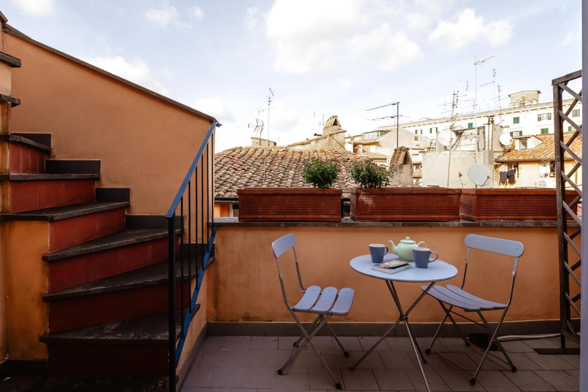Amazing Penthouse With Terrace And Rooftop In Trastevere Rome Exterior photo