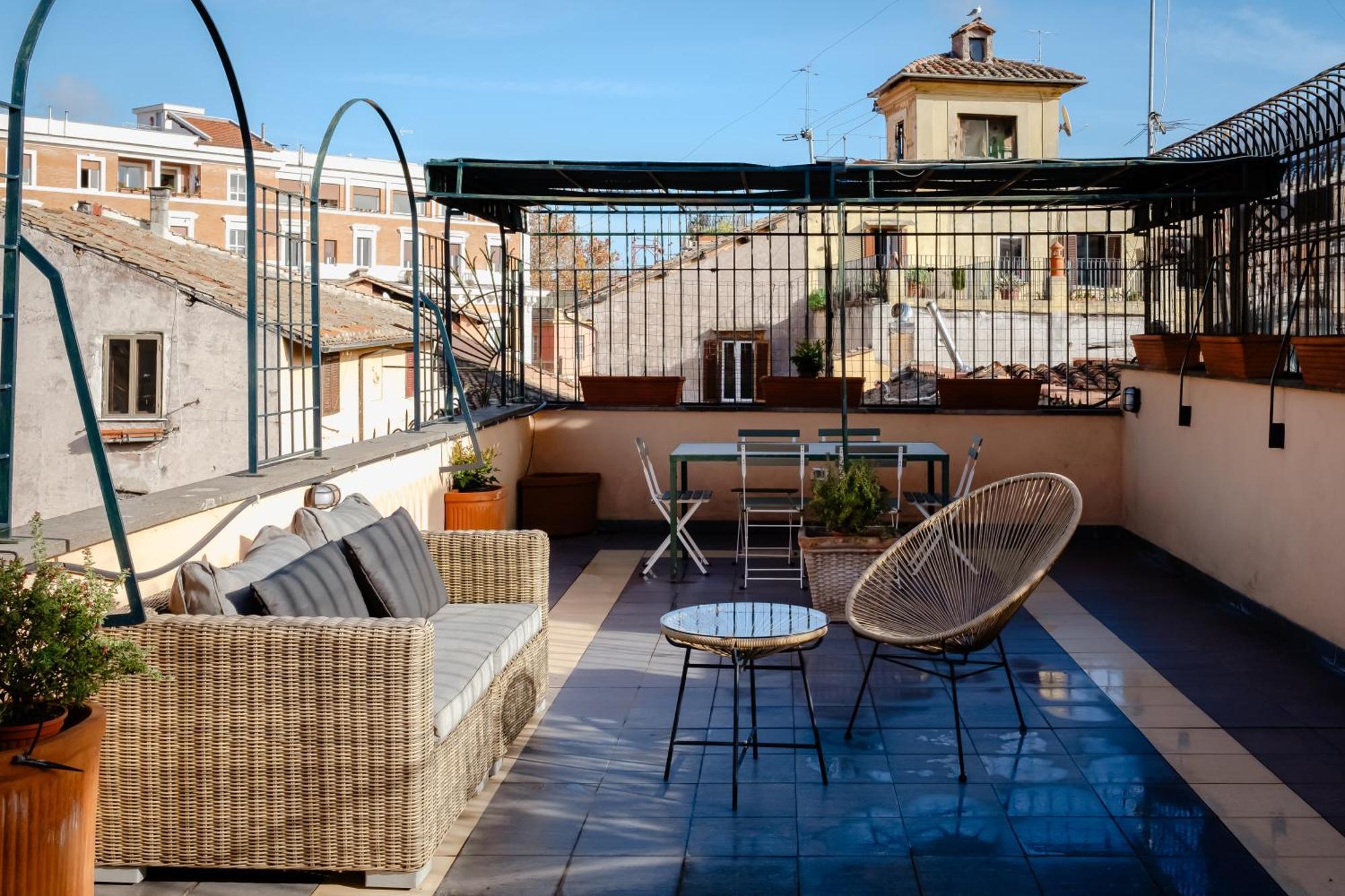 Amazing Penthouse With Terrace And Rooftop In Trastevere Rome Exterior photo